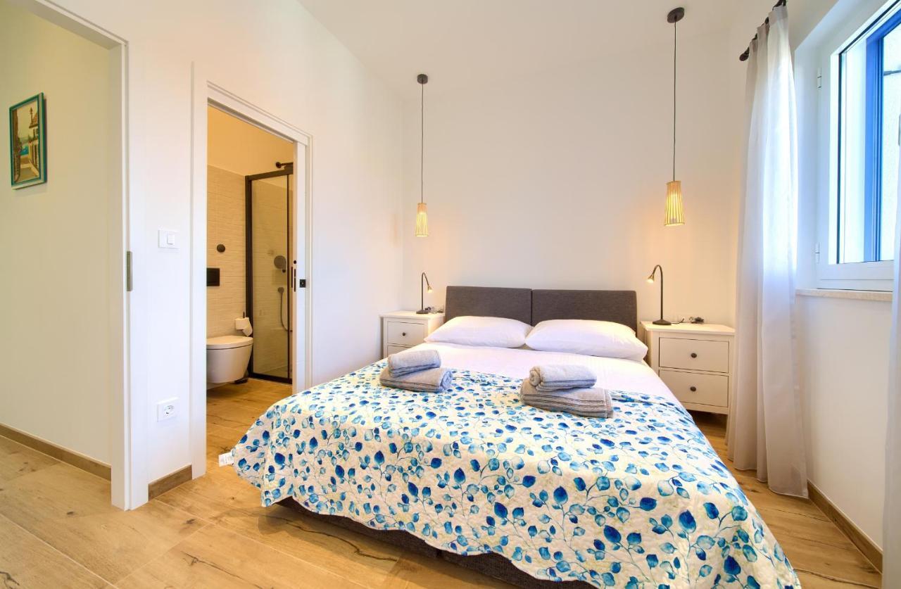 Apartman Placa Нивице Екстериор снимка